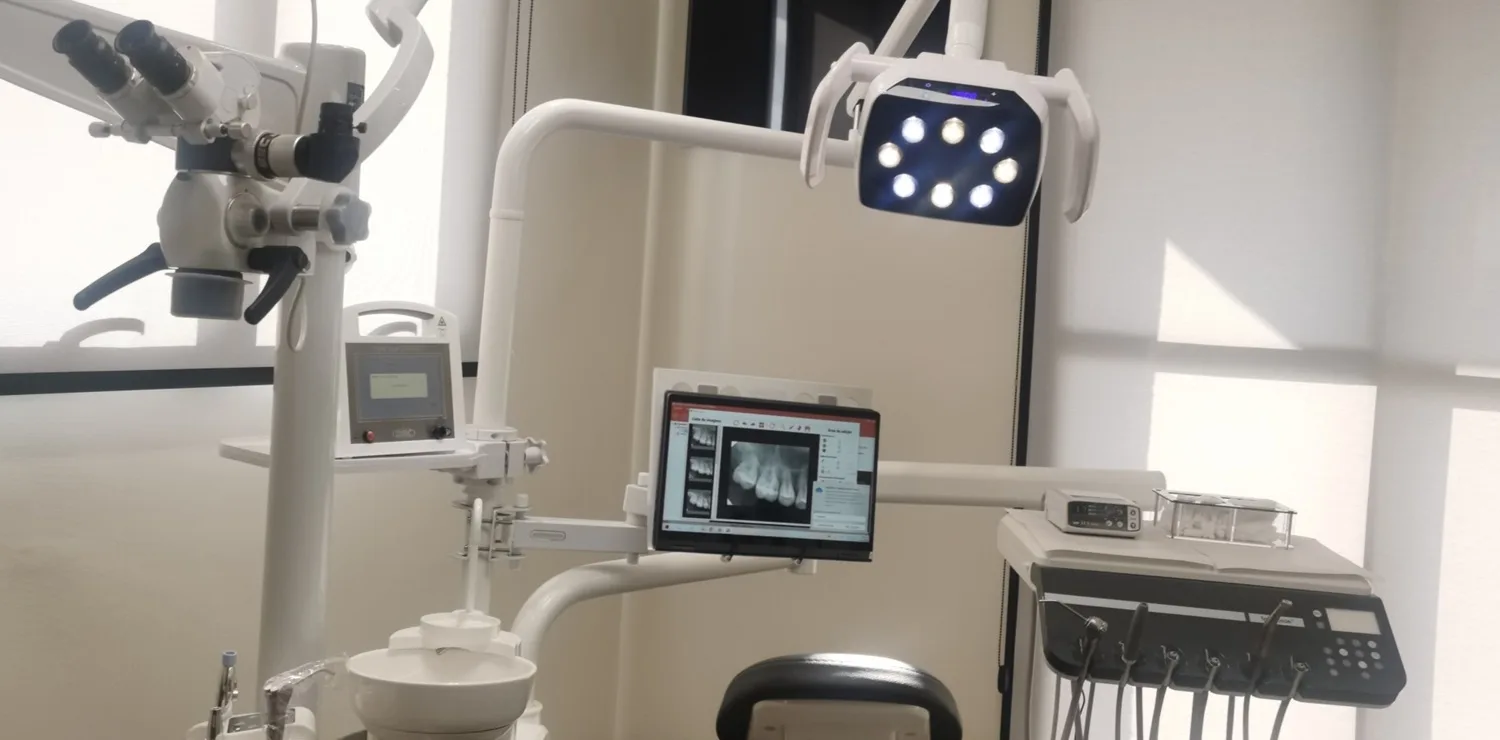 Ambiente premium e seguro da Flori Odontologia com equipamentos de última geração