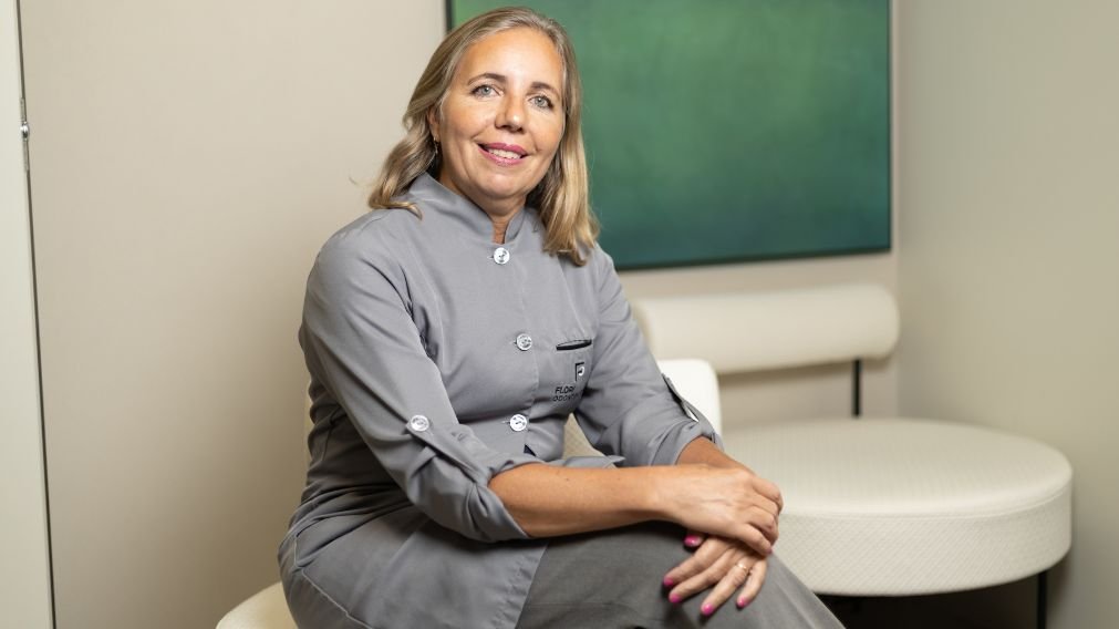 Dra. Valéria Mena - Especialista em Estomatologia e Laserterapia Dra. Valéria Mena, estomatologista com 30 anos de experiência em remoção de mucocele a laser em São Paulo