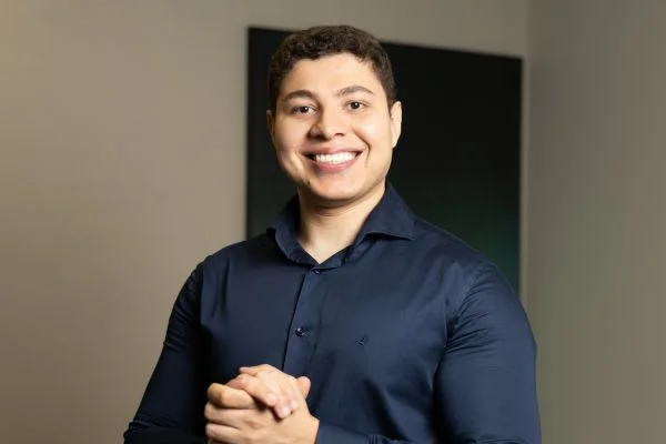 Dr. Lucas Machado Endondontista na Flori Odontologia