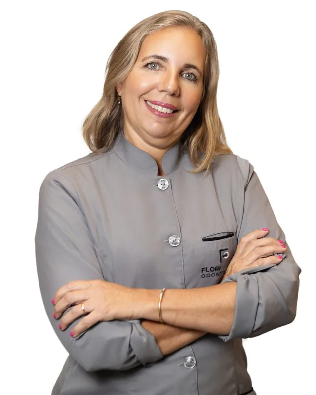 Dra. Valéria Mena — Estomatologista em Perdizes